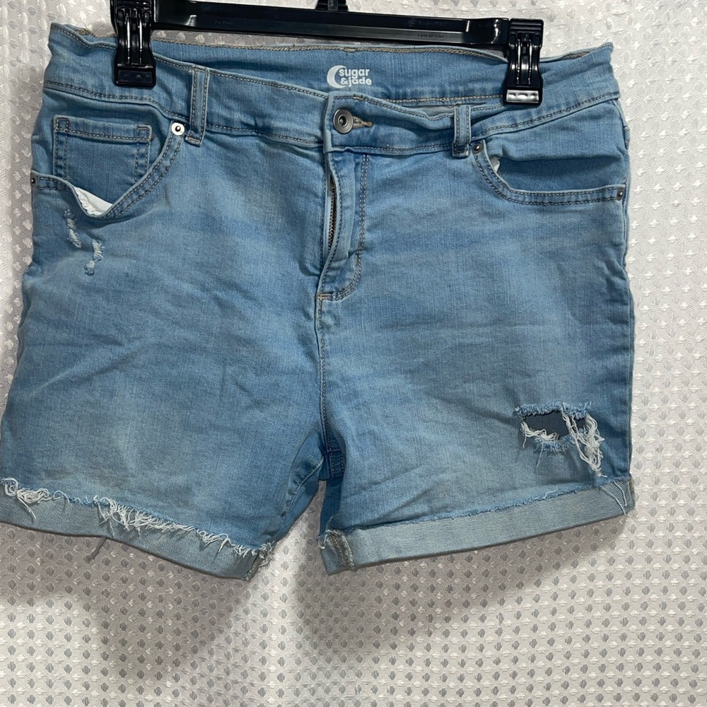 Sugar & Jade Women’s Denim Jean Shorts Size 18P Light Wash Distressed Cuffed